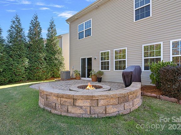 3rd image of 1349 Bridgeford Dr NW