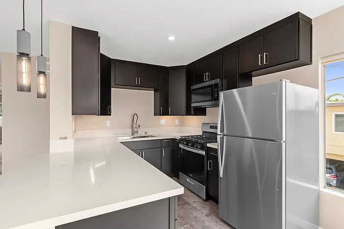 1445 Essex St #9 — Photo 2
