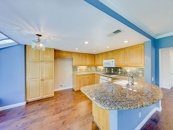 5th image of 12102 Briarleaf Way