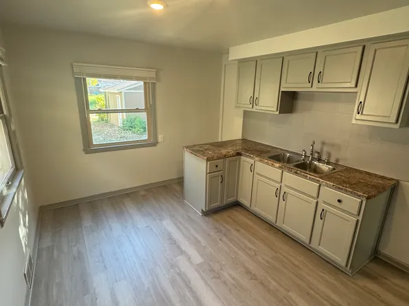 4631 W Keefe Ave, Milwaukee, WI 53216