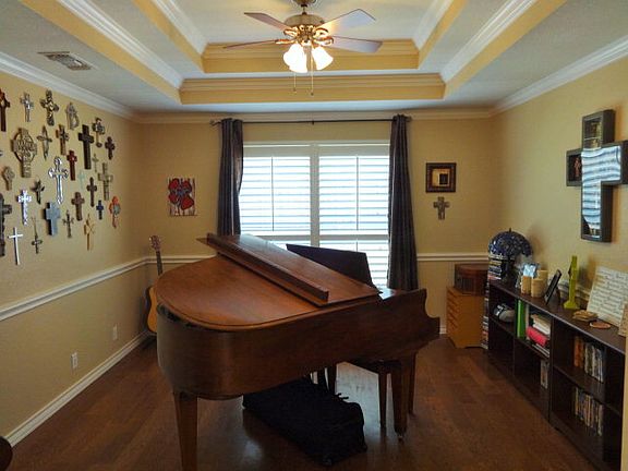 3rd image of 5705 Carmel Ct