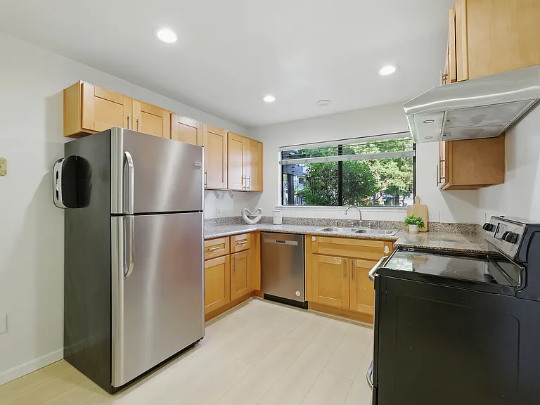 4033 Ralston Cmn — Photo 16