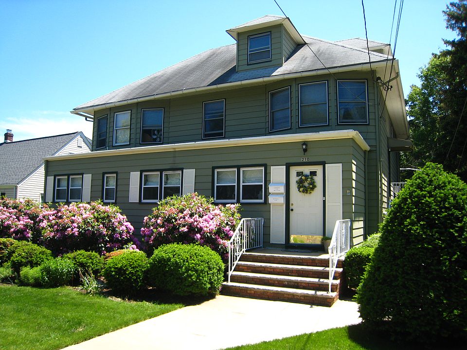 Exceptional value: 2 family home