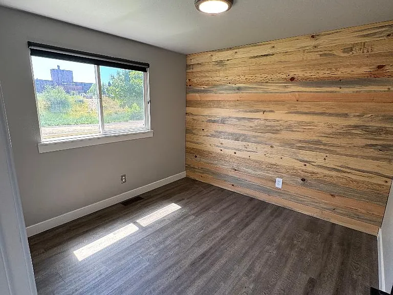 704 N 4th St — Photo 11