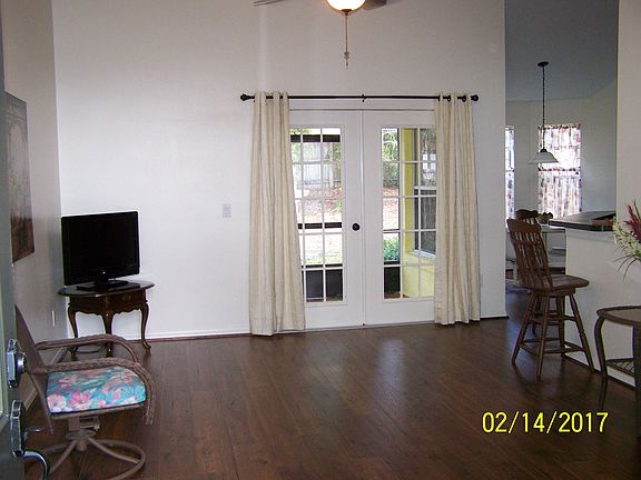 3rd image of 113 Vista Ave