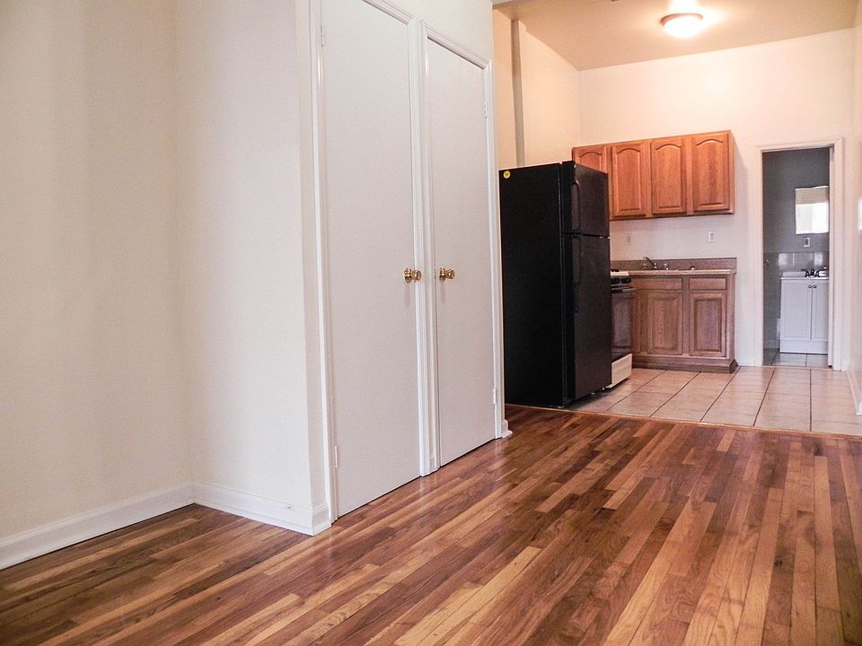 2nd image of 804 Macon St APT 5B