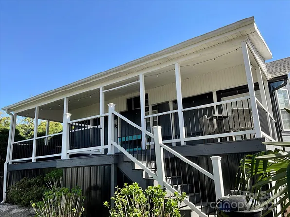 222 Badin View Dr, New London, NC 28127