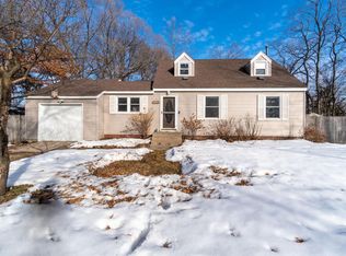 7471 Knollwood Dr, Mounds View, MN 55112