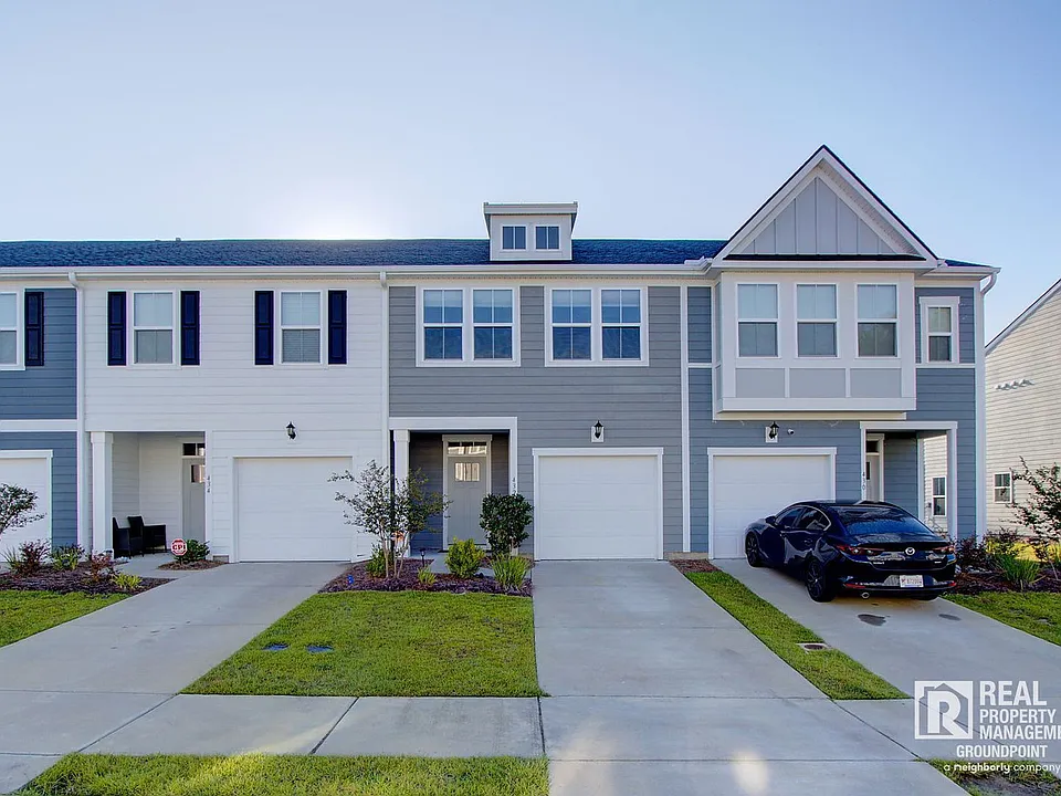 432 Trotters Ln