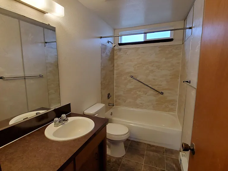 1510 Loraine St — Photo 6