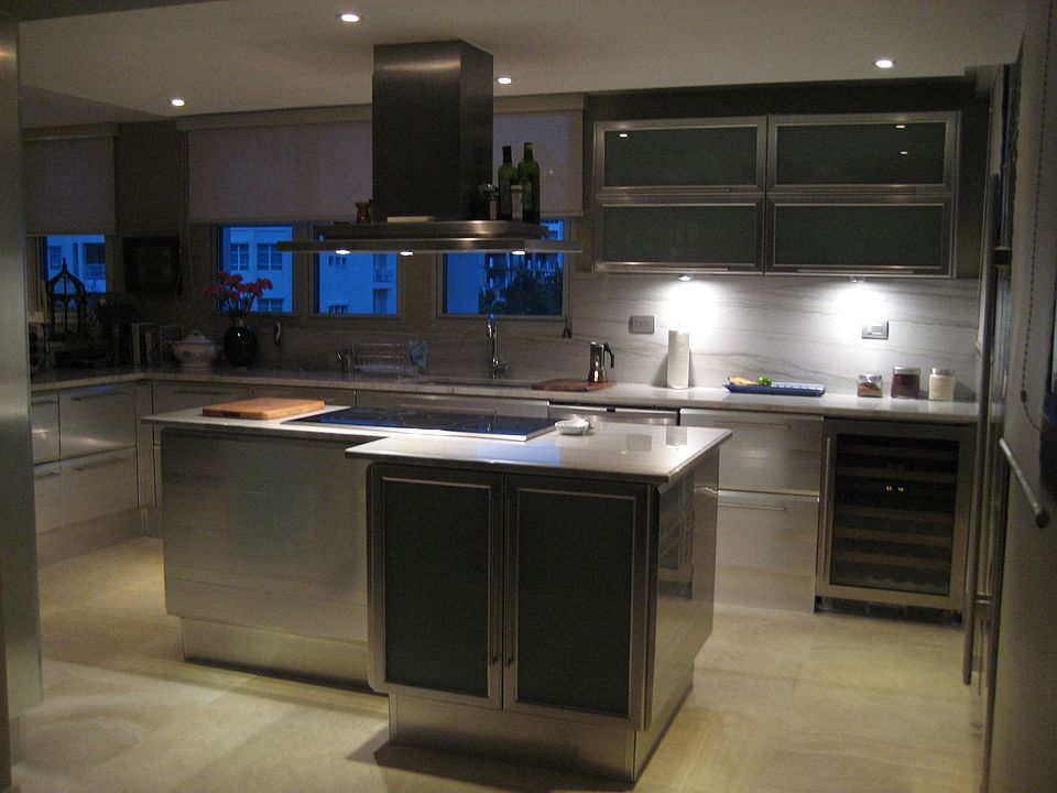 Gourmet kitchen