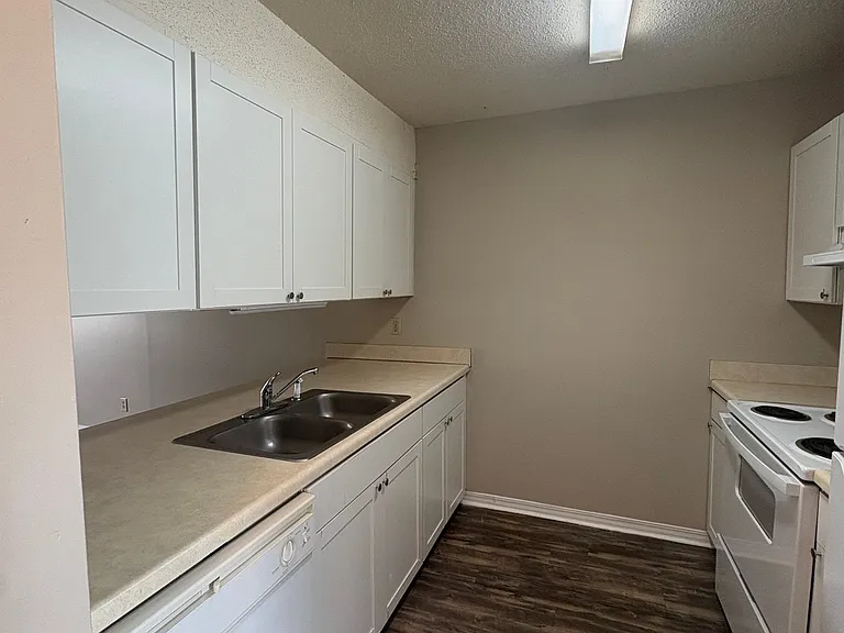 520 Landview Dr #B — Photo 11