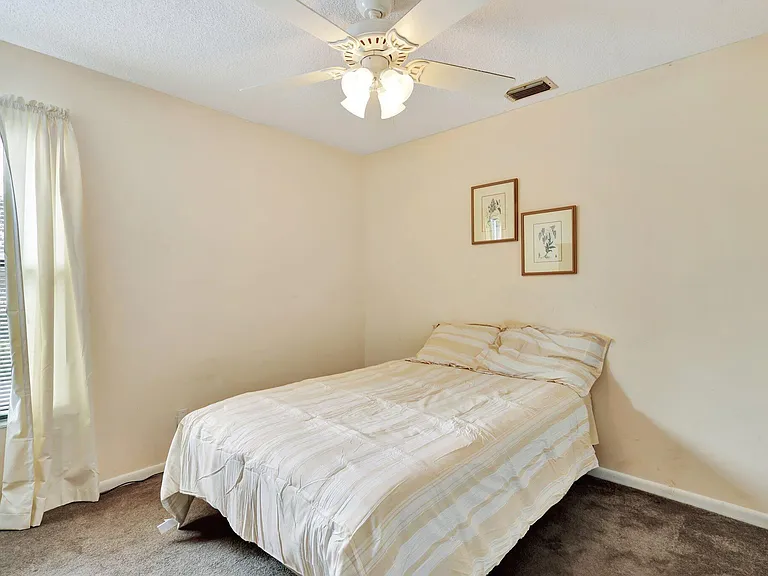 1558 Shaker Cir — Photo 21