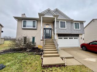 9059 Newport Creek Rd, Newport, MI 48166