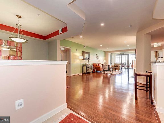 4th image of 485 Harbor Side St APT 600