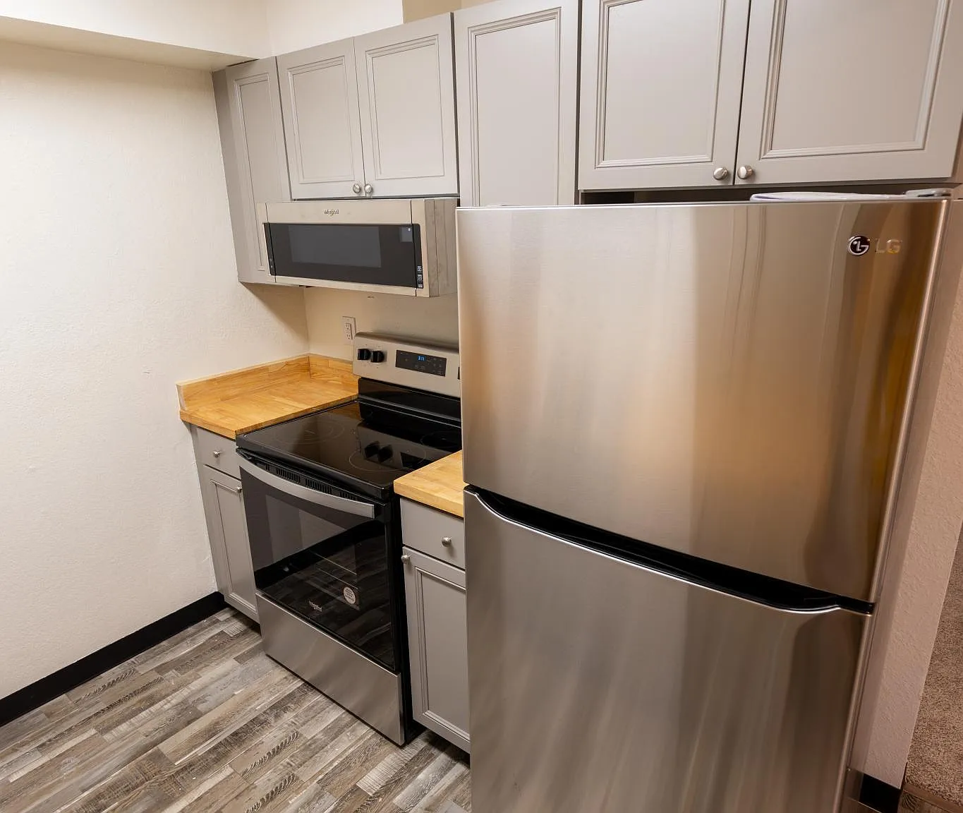 2040 Farmer Pl — Photo 2