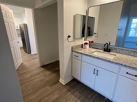 4th image of 401 Blake St #3406