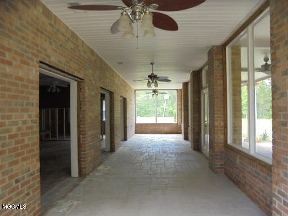 4th image of 18260 Blackwell Farm Rd