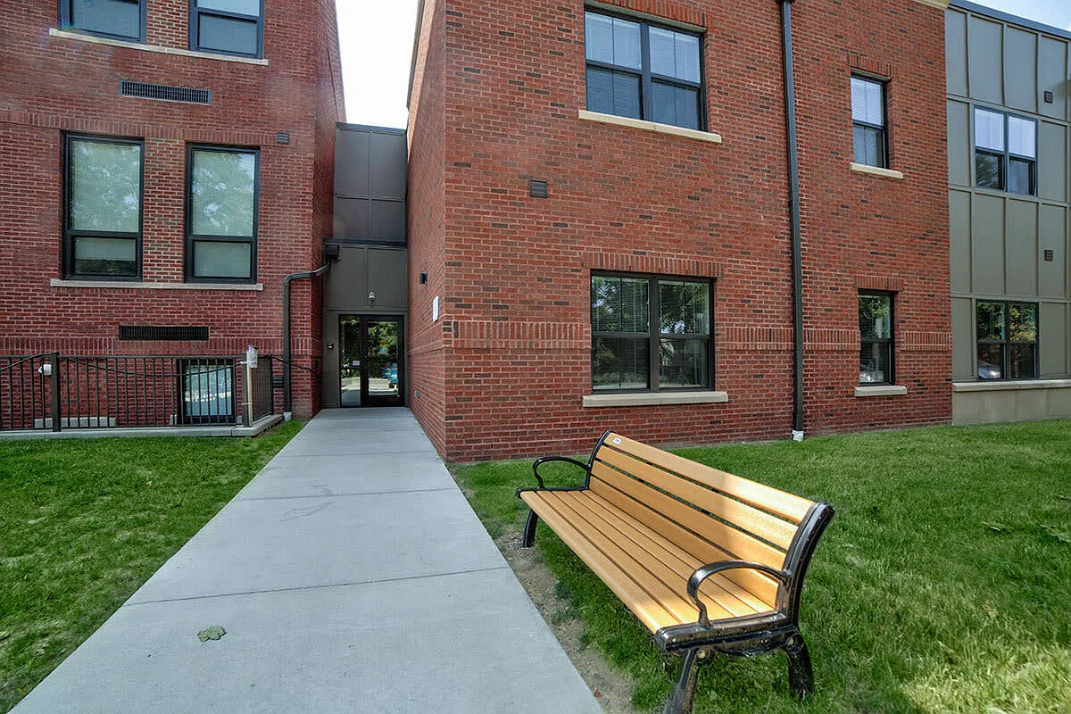 Willow Commons Apartments — Photo 2