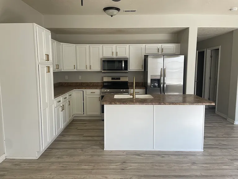 245 E July Ln — Photo 17