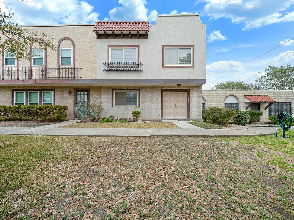 10958 Crown Park