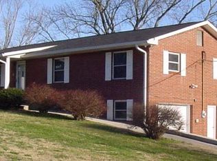 320 Barberry Dr, Knoxville, TN 37912