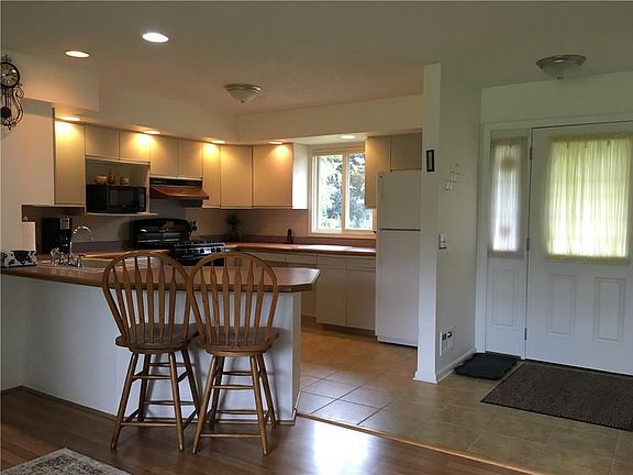 5th image of 35 Lynnwood Dr