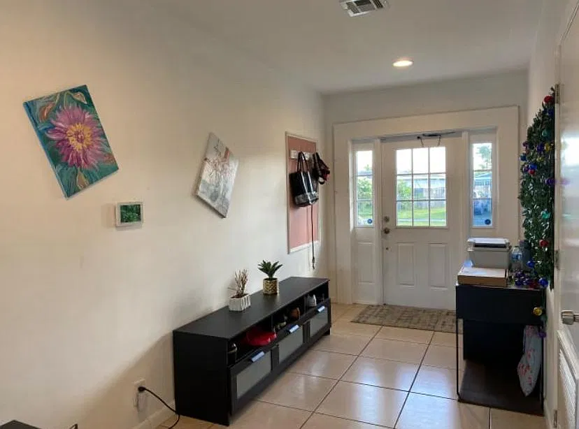 4 bed, $900 — Photo 3