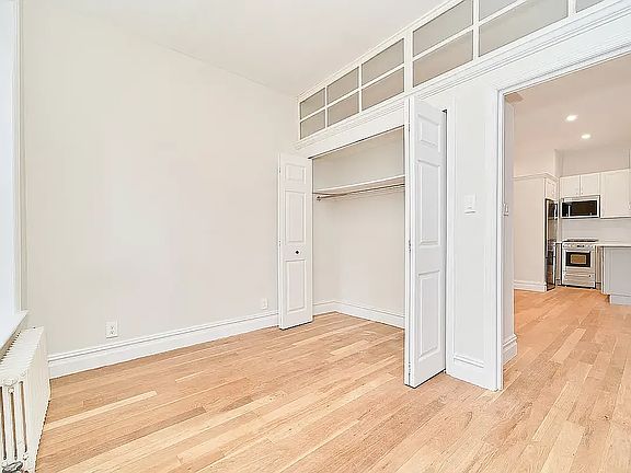 4th image of 207 W 10th St APT 5D