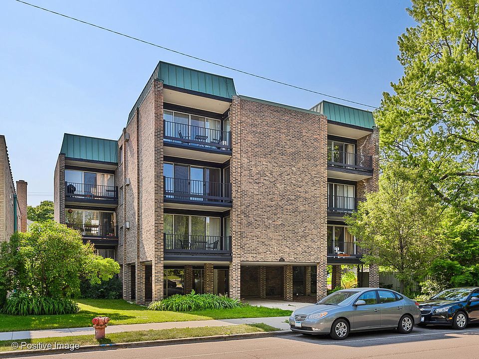 1st image of 4136 N California Ave Unit 201