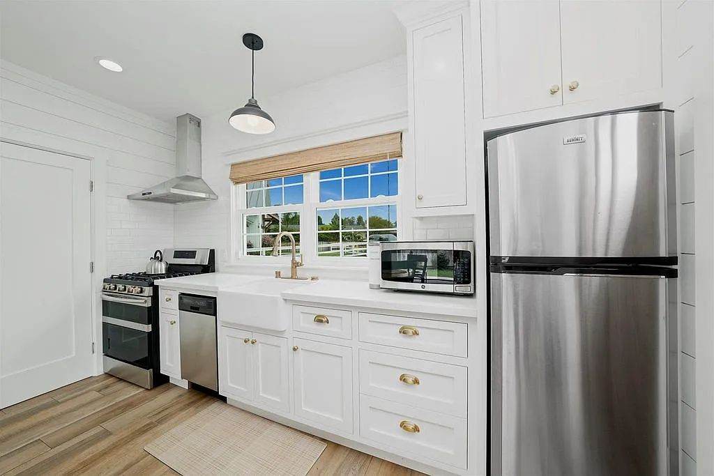 2 bed, 750 sqft, $4,000 — Photo 4