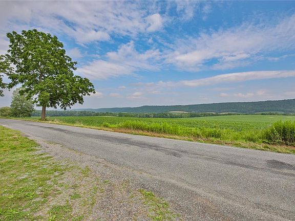 4th image of 521 Golf Rd