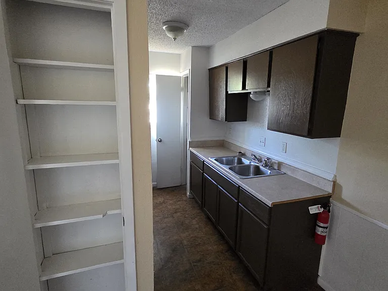 601 Harbour Ave #208 — Photo 7