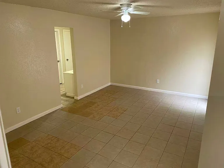 4520 Louisville Dr — Photo 8