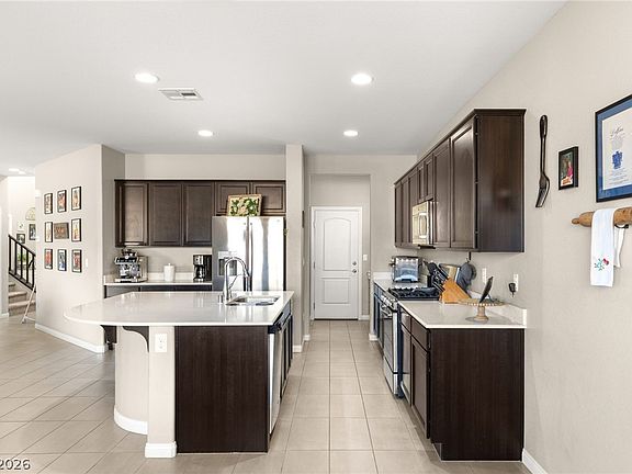 5th image of 3334 Molinos Dr