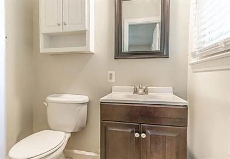 205 N Glover St — Photo 37