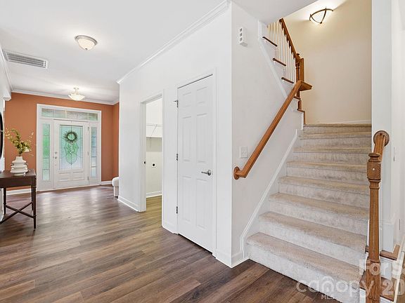5th image of 445 Buttermere Rd