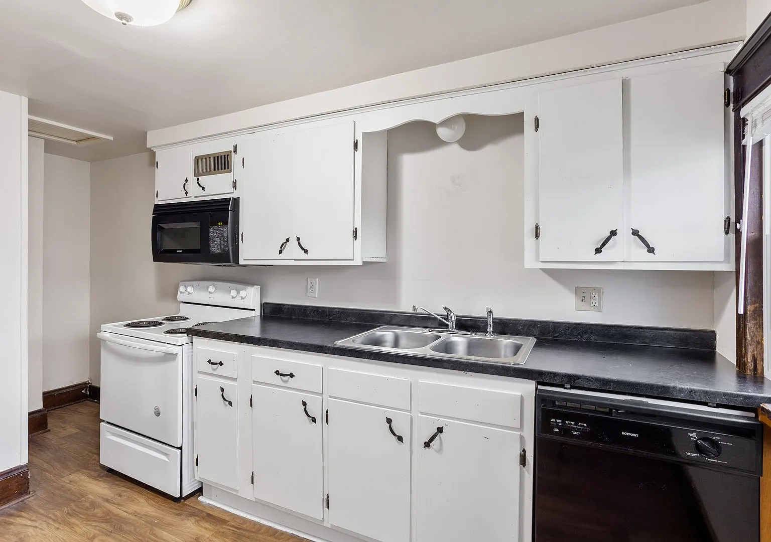 420 Appleton Street — Photo 3