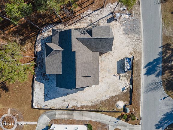 5th image of 627 Summerhaven Lane SE