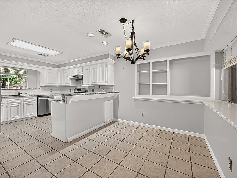 1007 E Baker Rd — Photo 3