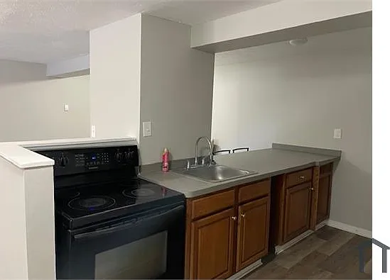 14602 Lake Shore Blvd #1 — Photo 3