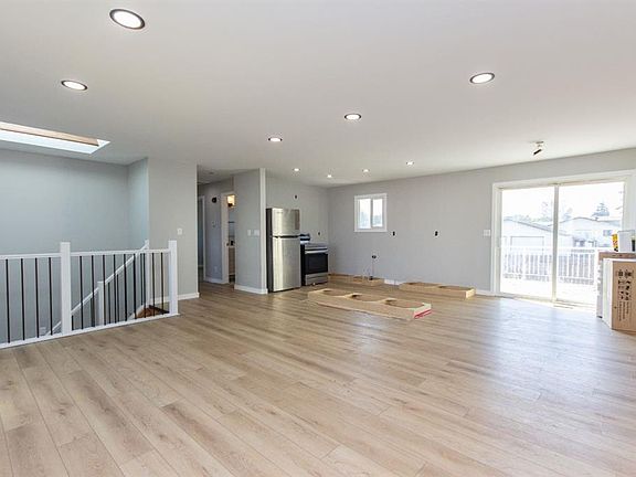 5th image of 98 N Greenham Dr