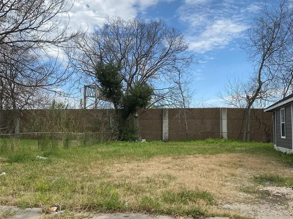 2008 Brackenridge St, Houston, TX 77026