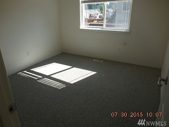 5th image of 2810 162nd St E