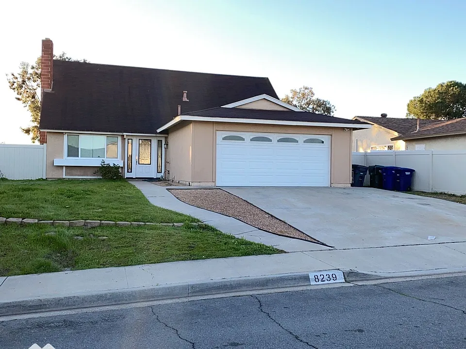 8239 Water View Ct