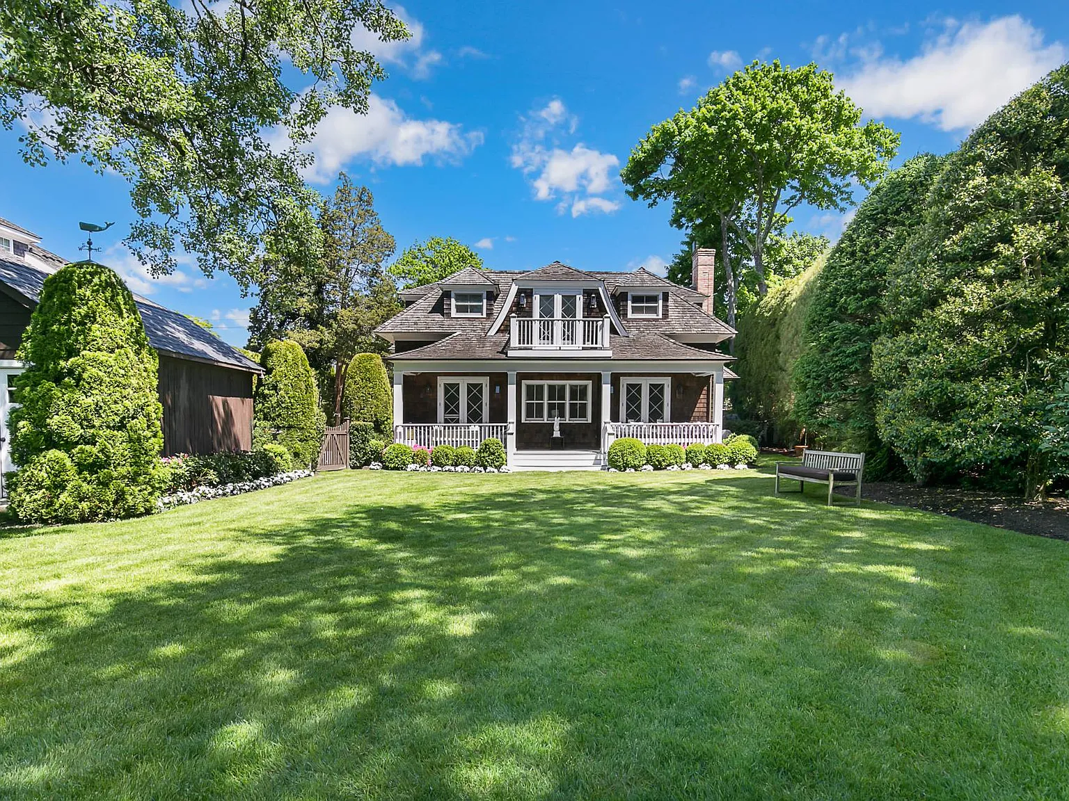 Dream Southampton Village Home , So Close to it All!! — Photo 1