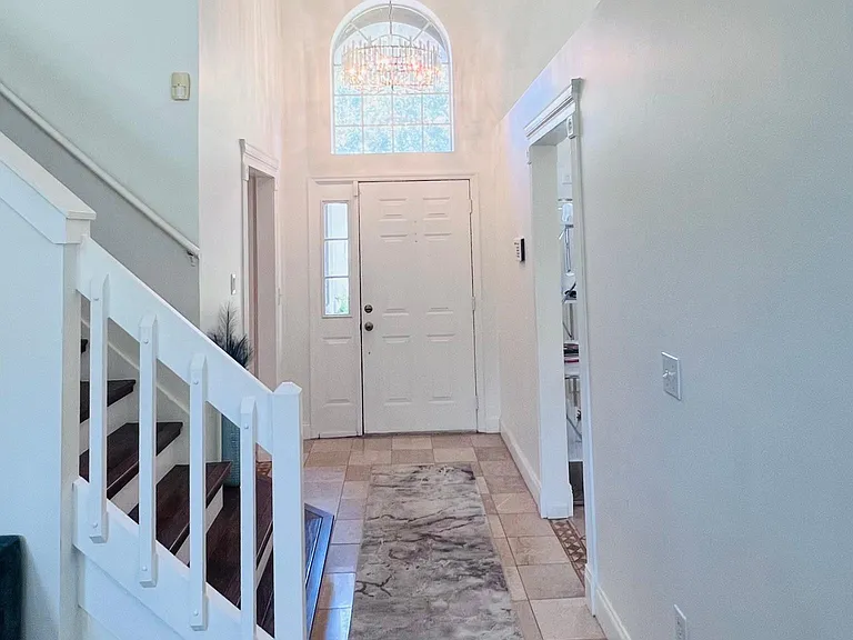 11831 Derbyshire Dr — Photo 6