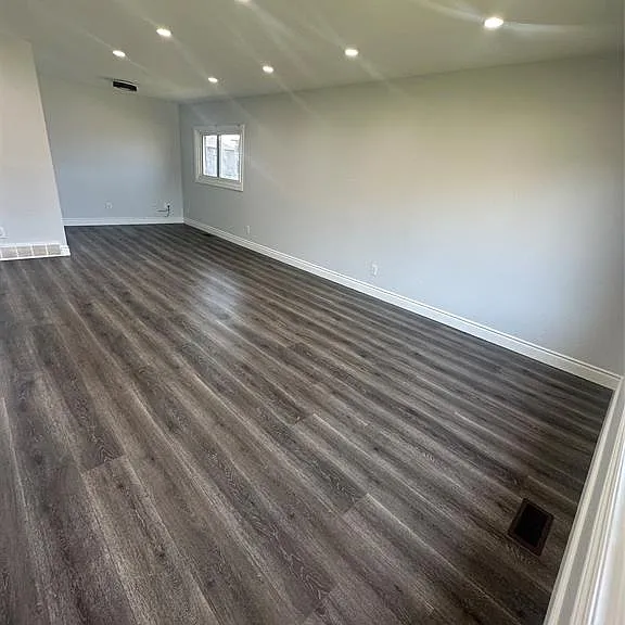 2549 Grand Marais Rd W #UPPER — Photo 5