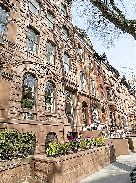 1st image of 49 W 94th St