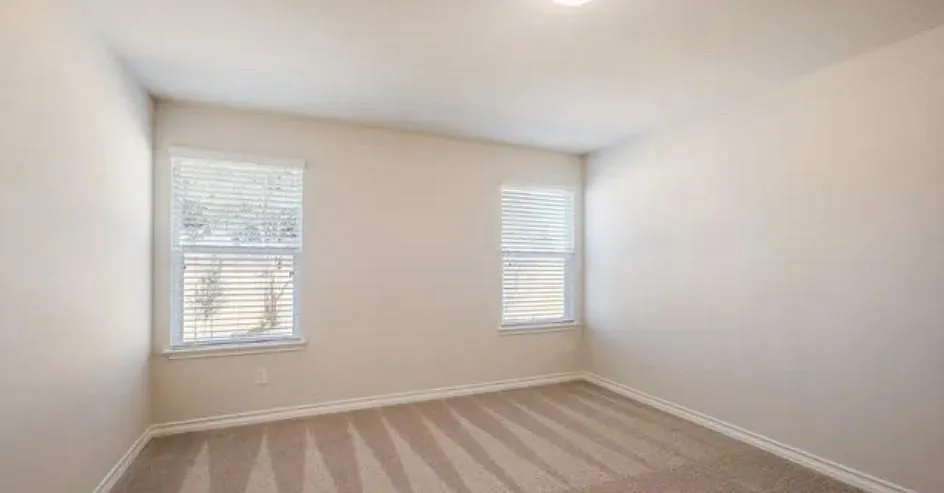 4 bed, 1702 sqft, $2,200 — Photo 4